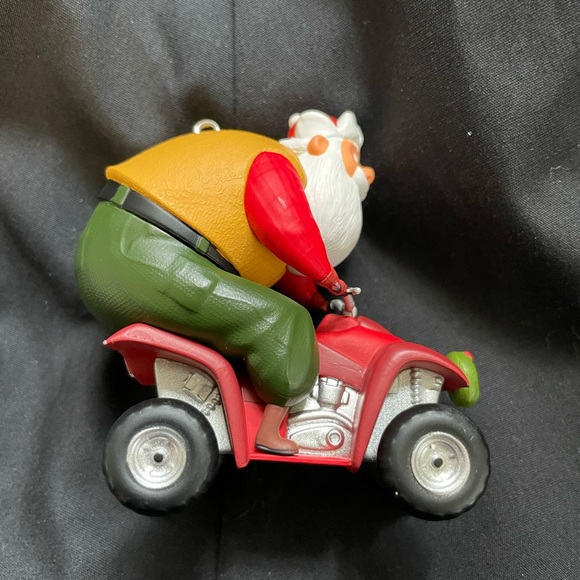 HALLMARK KEEPSAKE Santa's ATV Adventure christmas tree ornament 2012 - Picture 5 of 9